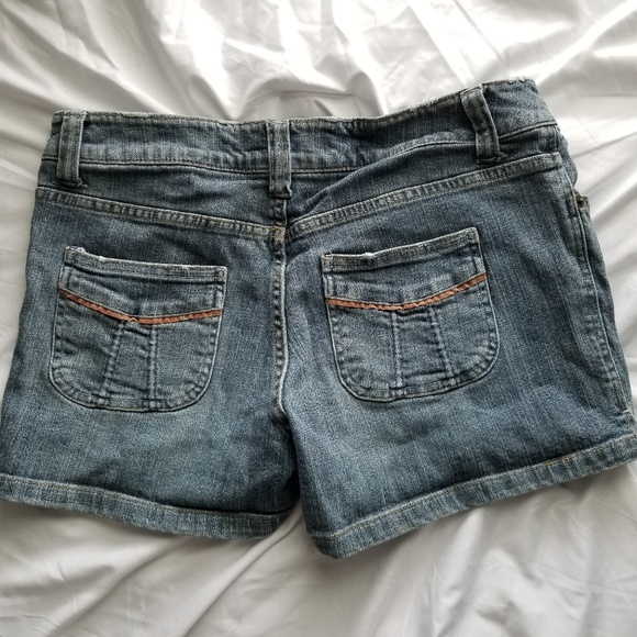 Shorts - Picture 3 of 3